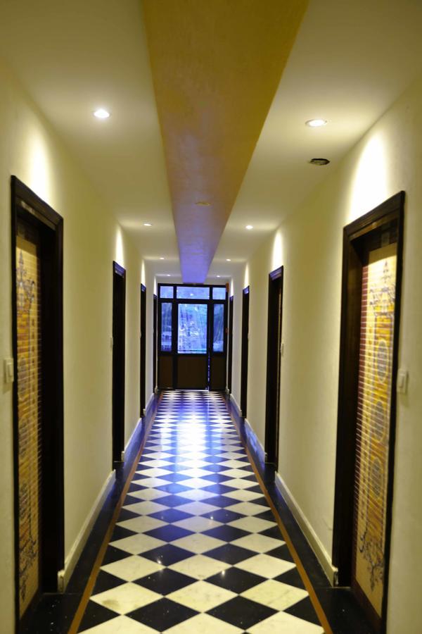 Hotel Kings Regency Drang Экстерьер фото