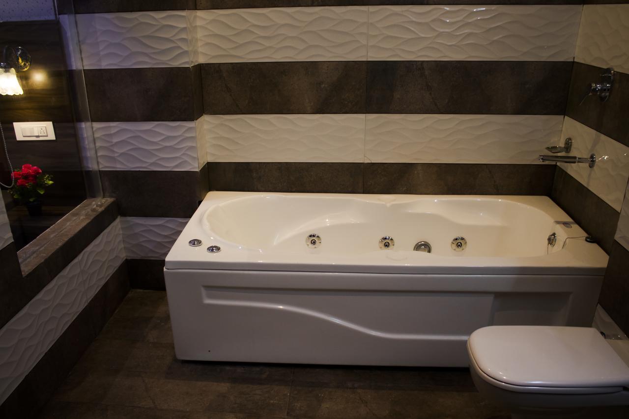 Hotel Kings Regency Drang Экстерьер фото